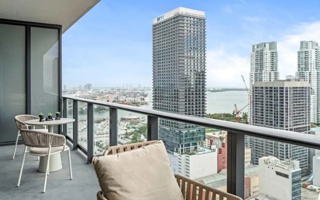 Rumrunner Downtown Pool Gym Full Service Tower