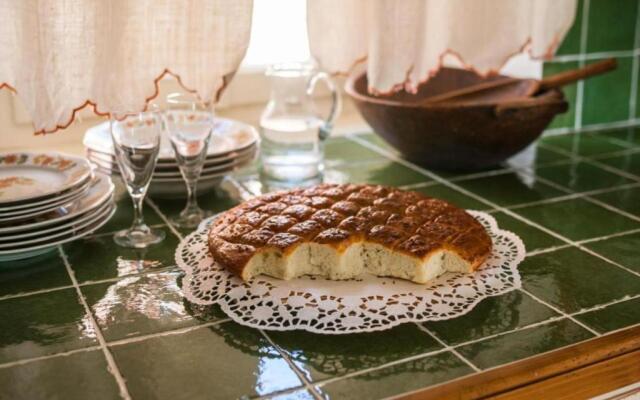 Traditional House Kal With Whirlpool
