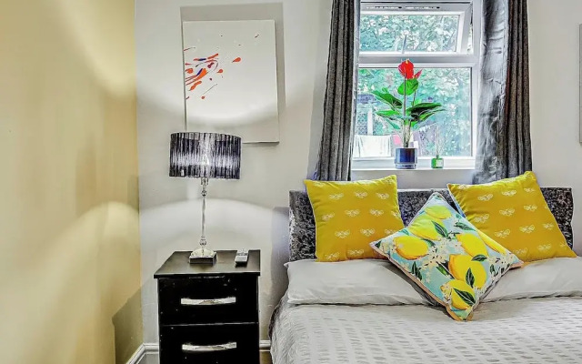 Luxury Ensuite Double Room Close to Central London