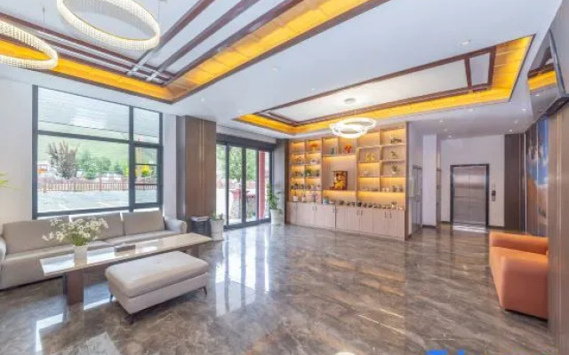 Kangding Hongwan   Bay Hotel (Xinduqiao Branch)