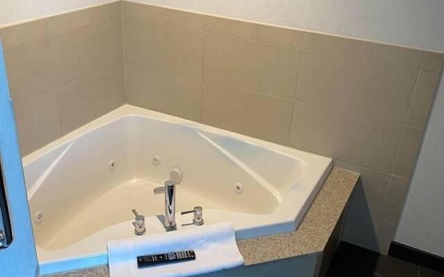 Cambria Suites Avon - Cleveland