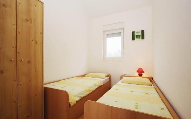 Awesome Home in Pula With 4 Bedrooms and Wifi