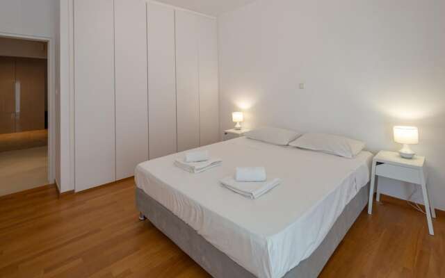 Hippocrates - Faliro Deluxe Apartment