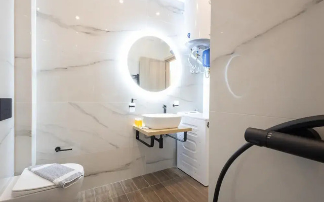 Spacious 3-bedroom Dual Apartment in City Centre