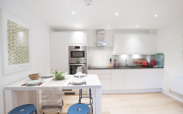 Greyhound Residences by Allô Housing