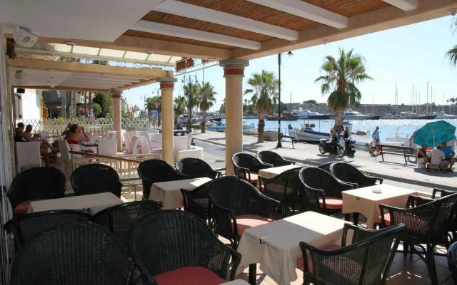 Astron Hotel