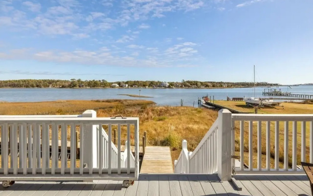 Downeast Retreat 4 Bedroom Home by RedAwning