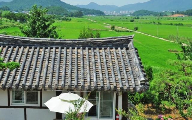 Haenam KkoKko Pension