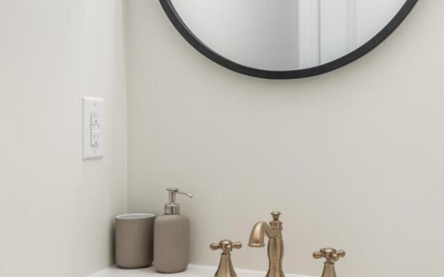 Iconic Rideau 1Bd Unit Balcony Free Parking