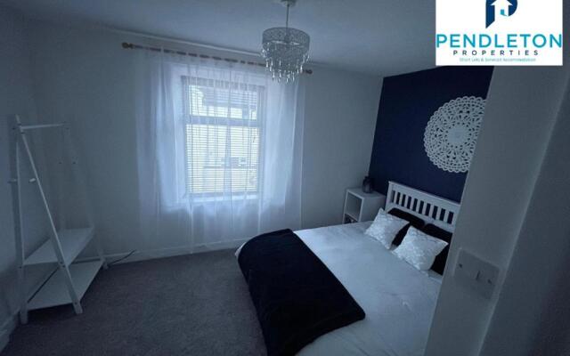 Cosy 2 bed property Contractor and Leisure Stays