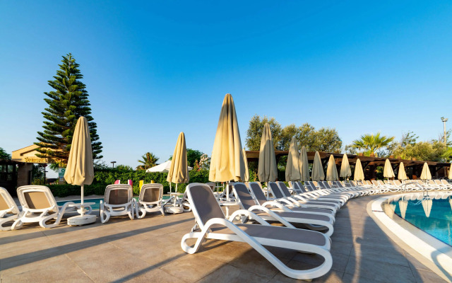 Seamelia Beach Resort Hotel & Spa