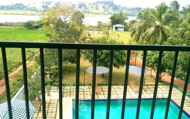 Layathraa Lake View Resort