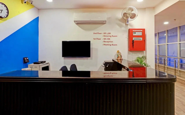 Collection O 70363 Banana Leaves