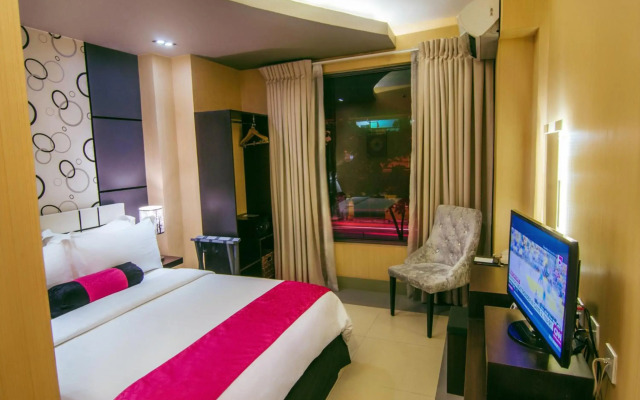 Eloisa Royal Suites