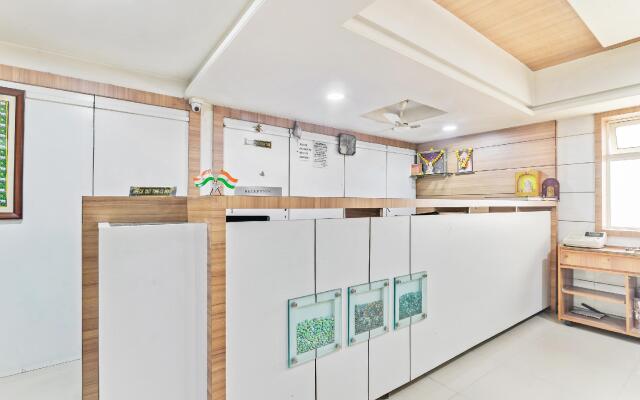 Vaccinated Staff- Capital O 4552 Hotel Sharada International