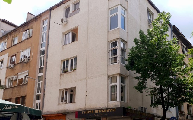 Top Centre Apartment Next to Vitosha Boulevard
