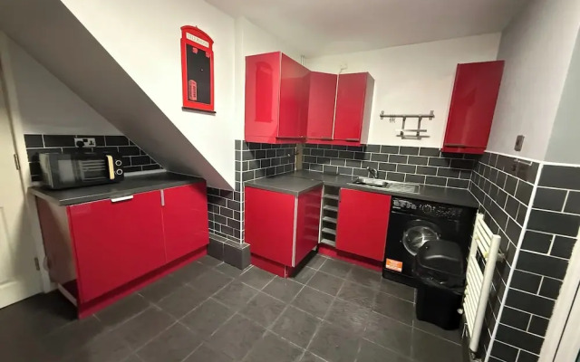 Charming 3BR House - Wifi, Parking, Pet Friendly