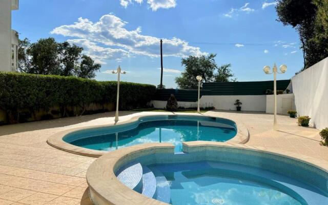 Portimão Classic With Pool by Homing