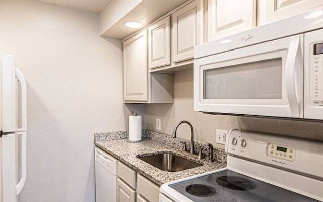 Island 145 1 Bedroom Condo