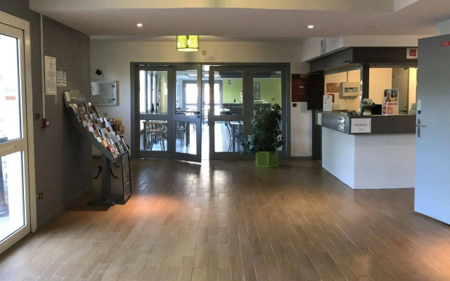 initial by balladins Tours Sud