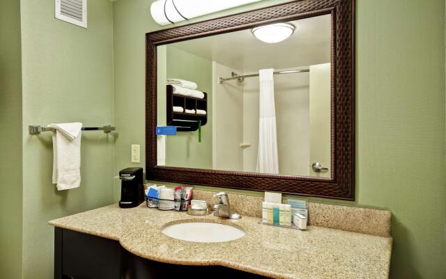 Hampton Inn & Suites Detroit-Canton