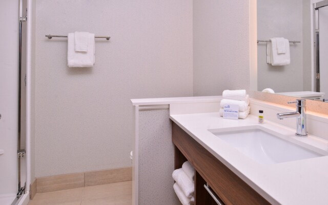 Holiday Inn Express Bloomington