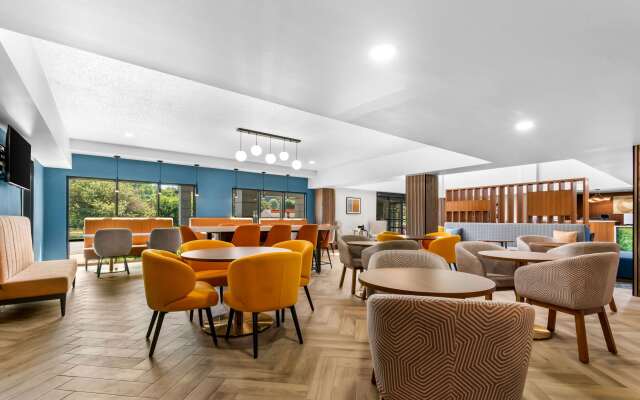 Comfort Inn & Suites York North