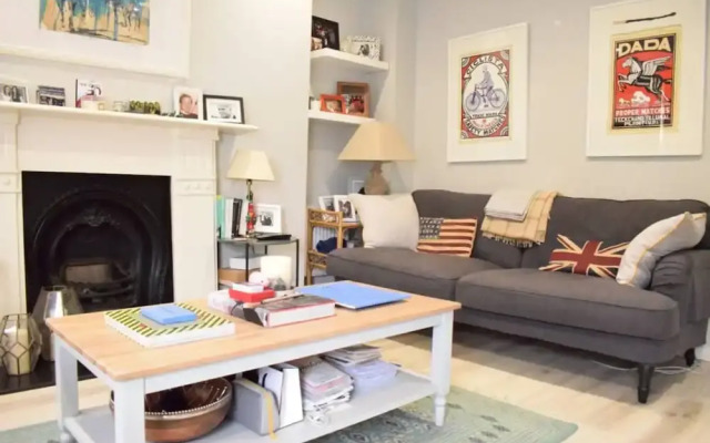 1 Bedroom Ladbroke Grove Flat