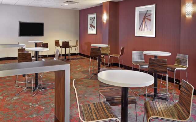 DoubleTree by Hilton Hotel West Edmonton