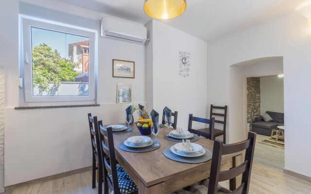 Nice Apartment in Pula With Wifi and 2 Bedrooms