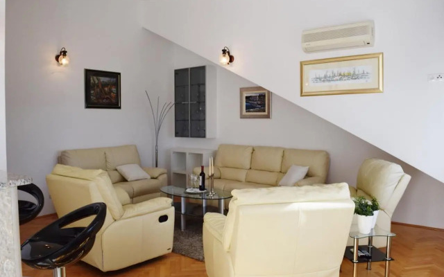 Apartments by the sea Duce, Omis - 946