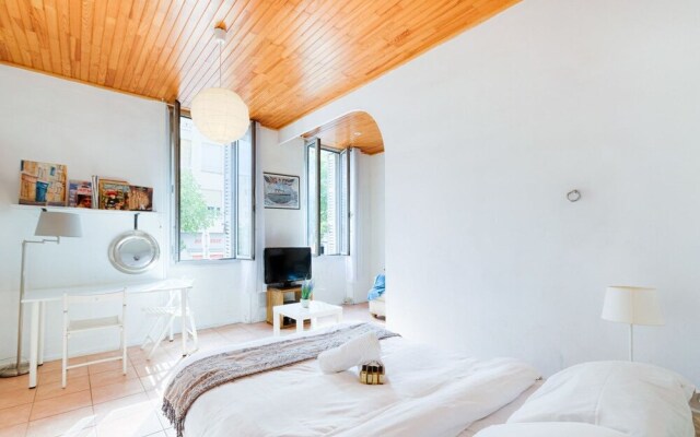 Large one Room Apartment - Notre Dame de la Garde