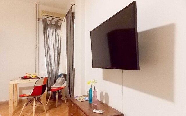 Central Cozy Studio, Athens City Link