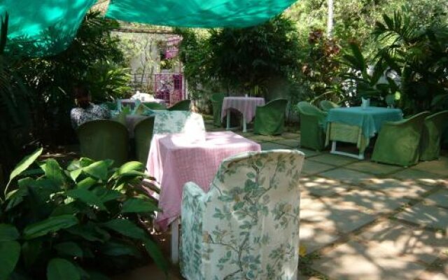 Michele's Garden Cafe