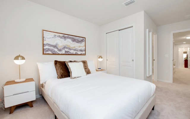 5 bed Town Home With Pool