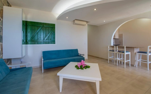Myroandrou Beach Apartments