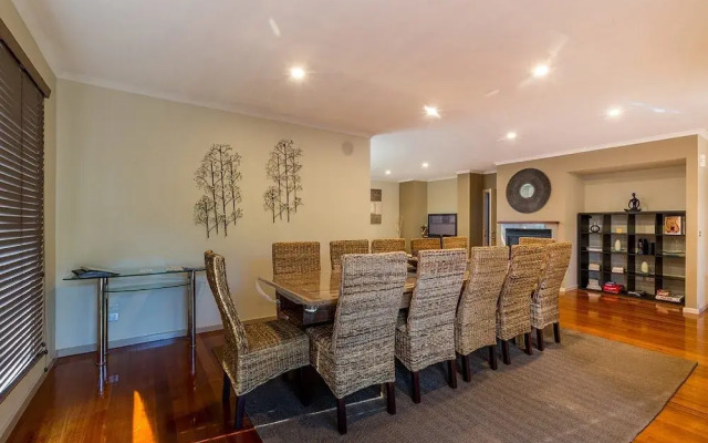Broadwater By The Beach - With Heated Outdoor Spa