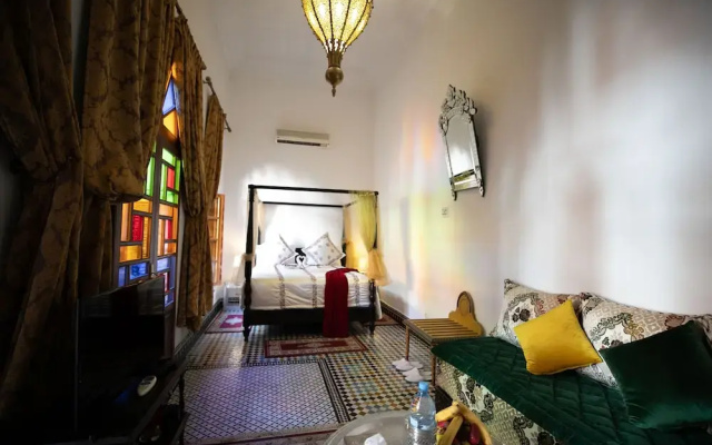 Room in B&B - Riad Authentic Palace & Spa - Bassatine