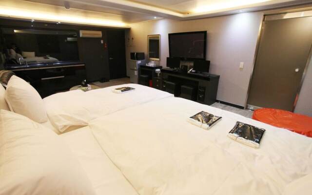 Yeongdeungpo The Moon Hotel