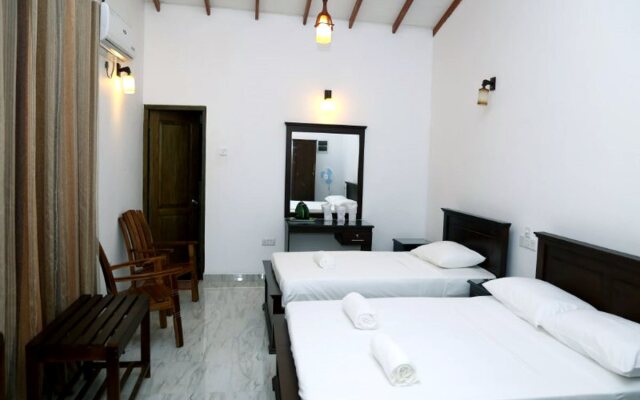 Moon Hills Hotel