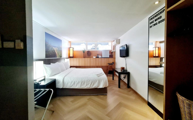 Sathorn Terrace Apartment