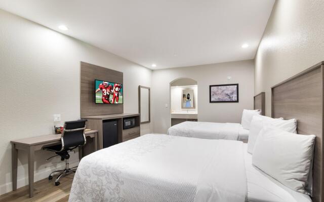 Red Roof Inn Plus+ Galveston - Beachfront