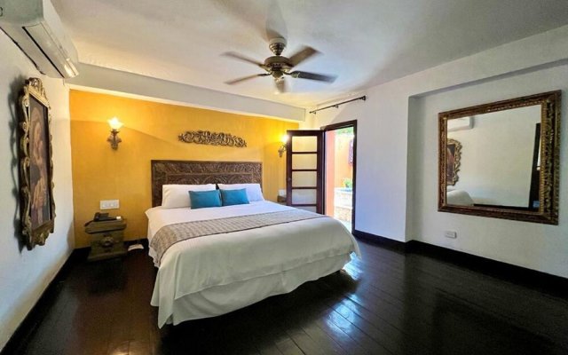 "8aps-4 Luxury House in the Historic Center With Pool Air Conditioning and Wifi"