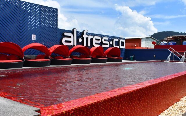 Alfresco Phuket Hotel