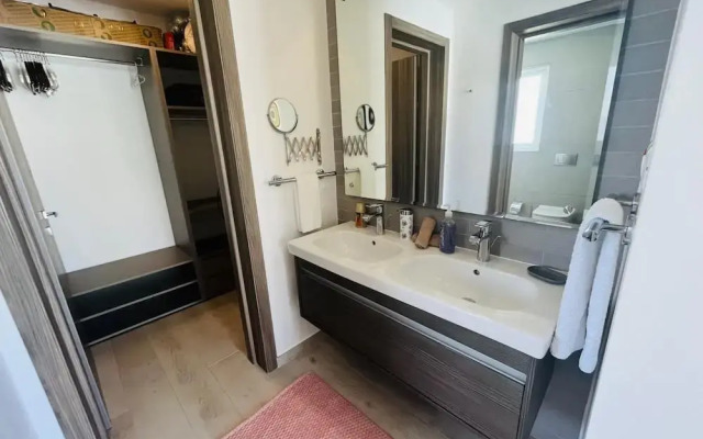 Beauty Apartment From Steps To The Beach F41