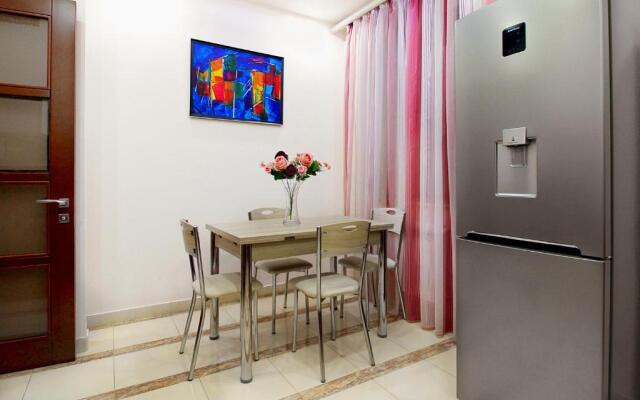 3 Bedroom Apartment near Republic Square