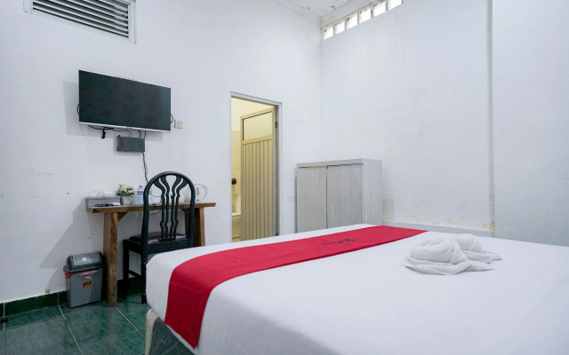RedDoorz Syariah near Exit Toll Puncak
