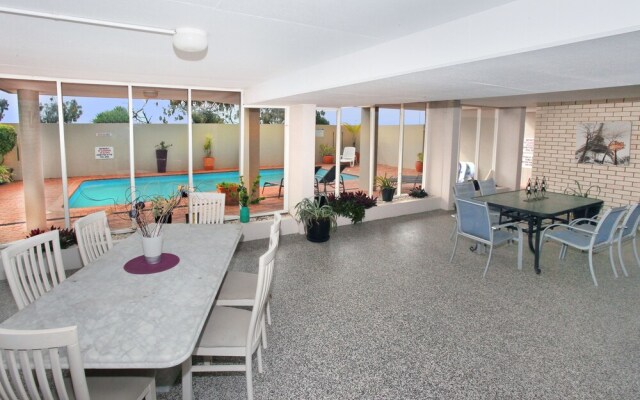 Huntington Apt 3