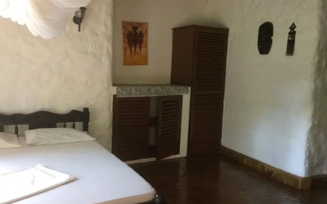 Diani Banda Cottages