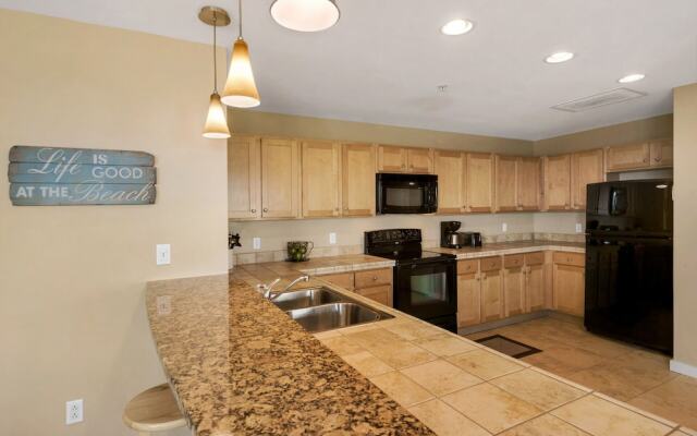 Across From The Beach! Near Pier Park & Dining! Sleeps 6! 2 BR / 2 BA!